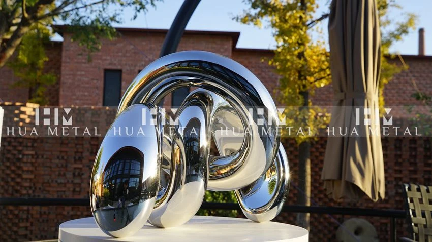 Mirror polished stainless steel crab sculpture Mirror polished stainless steel crab sculpture